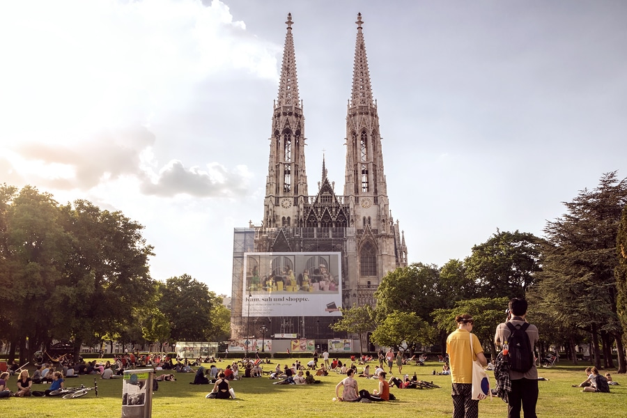 Stockfoto-ID: 240202219 Copyright: Little Ivan/Bigstockphoto.com