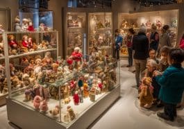 Puppen- und Spielzeugmuseen für Babys: Kreative Unterhaltung